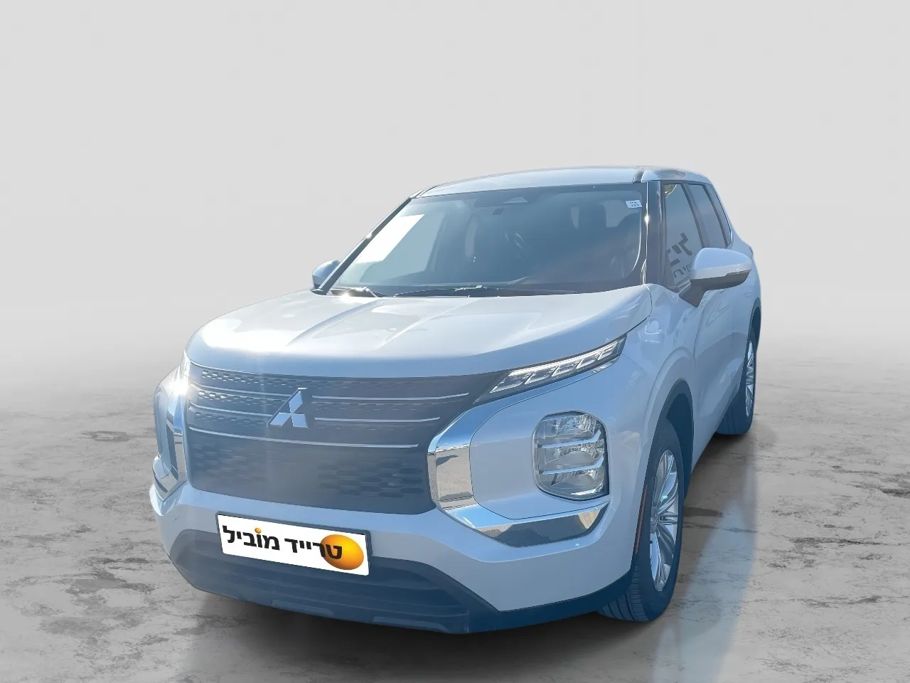 מיצובישי אאוטלנדר 2025