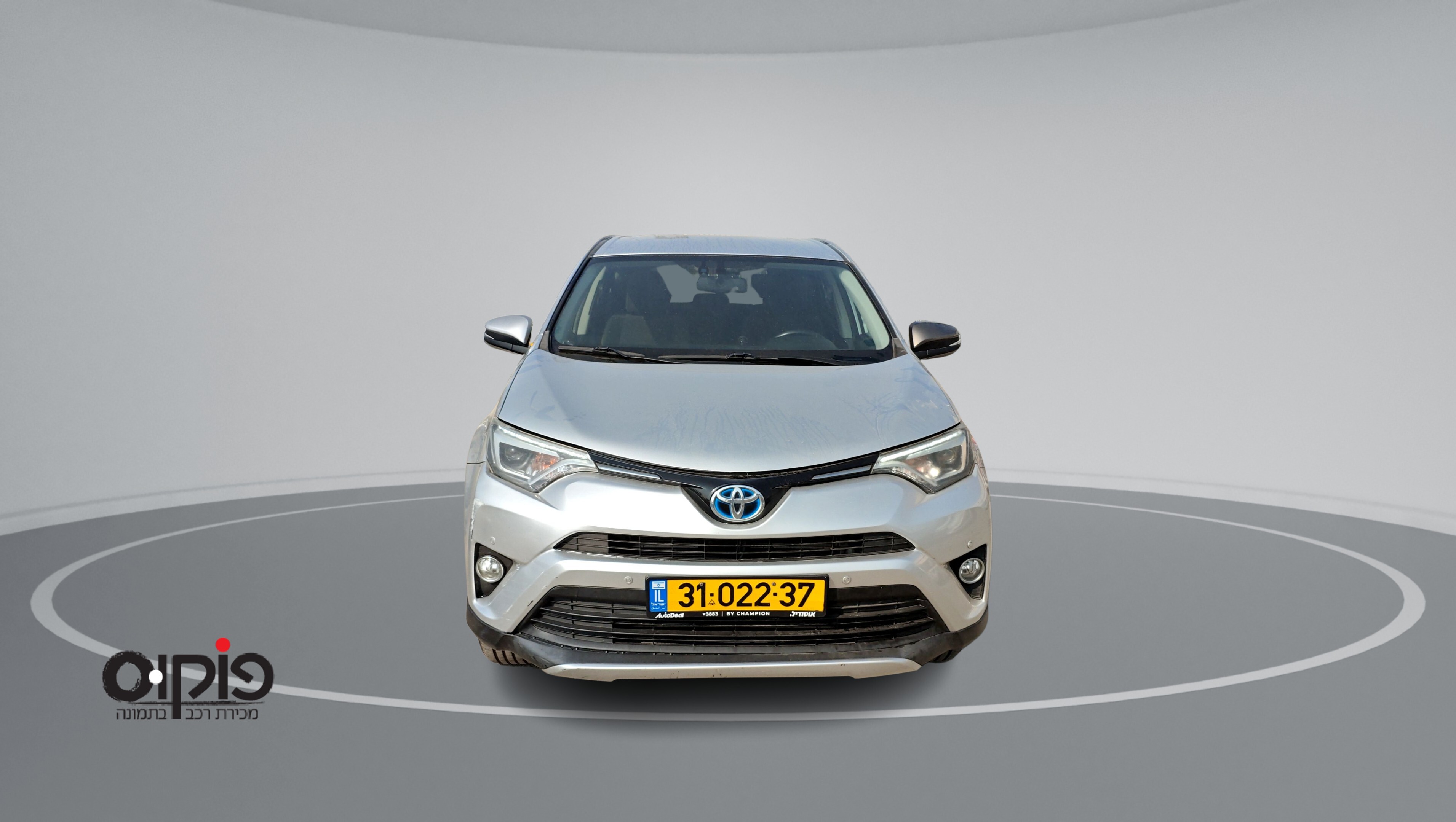 טויוטה RAV-4 2016