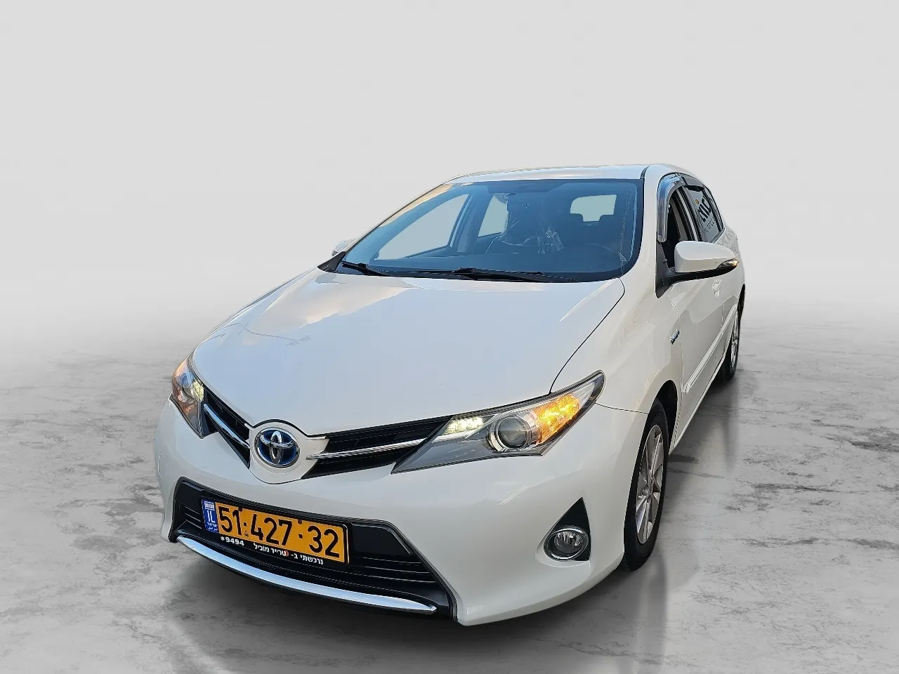 טויוטה אוריס 2015