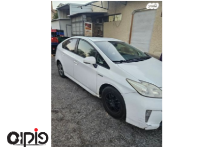 טויוטה פריוס 2014