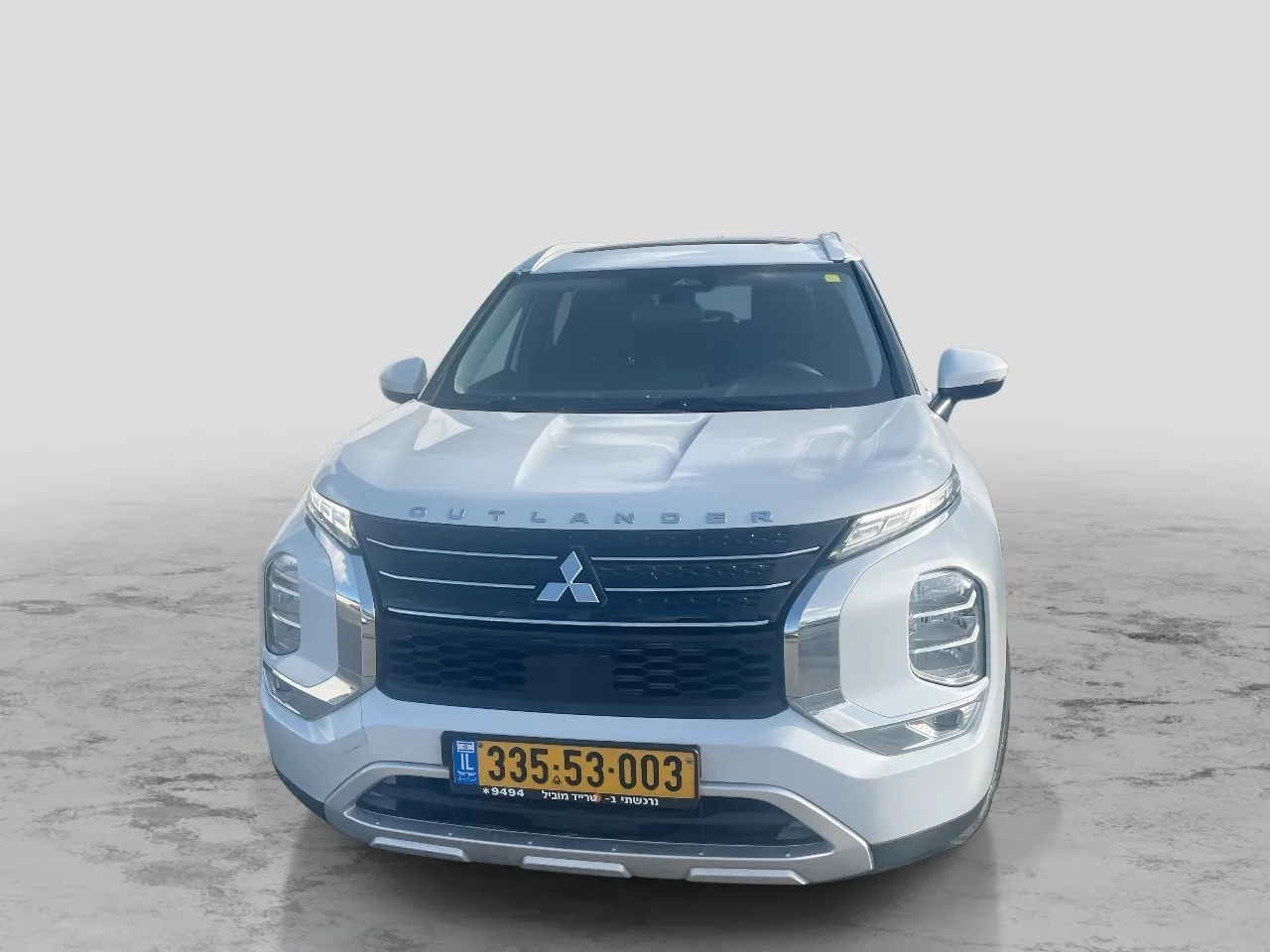 מיצובישי אאוטלנדר 2023