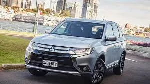 מיצובישי אאוטלנדר 2016